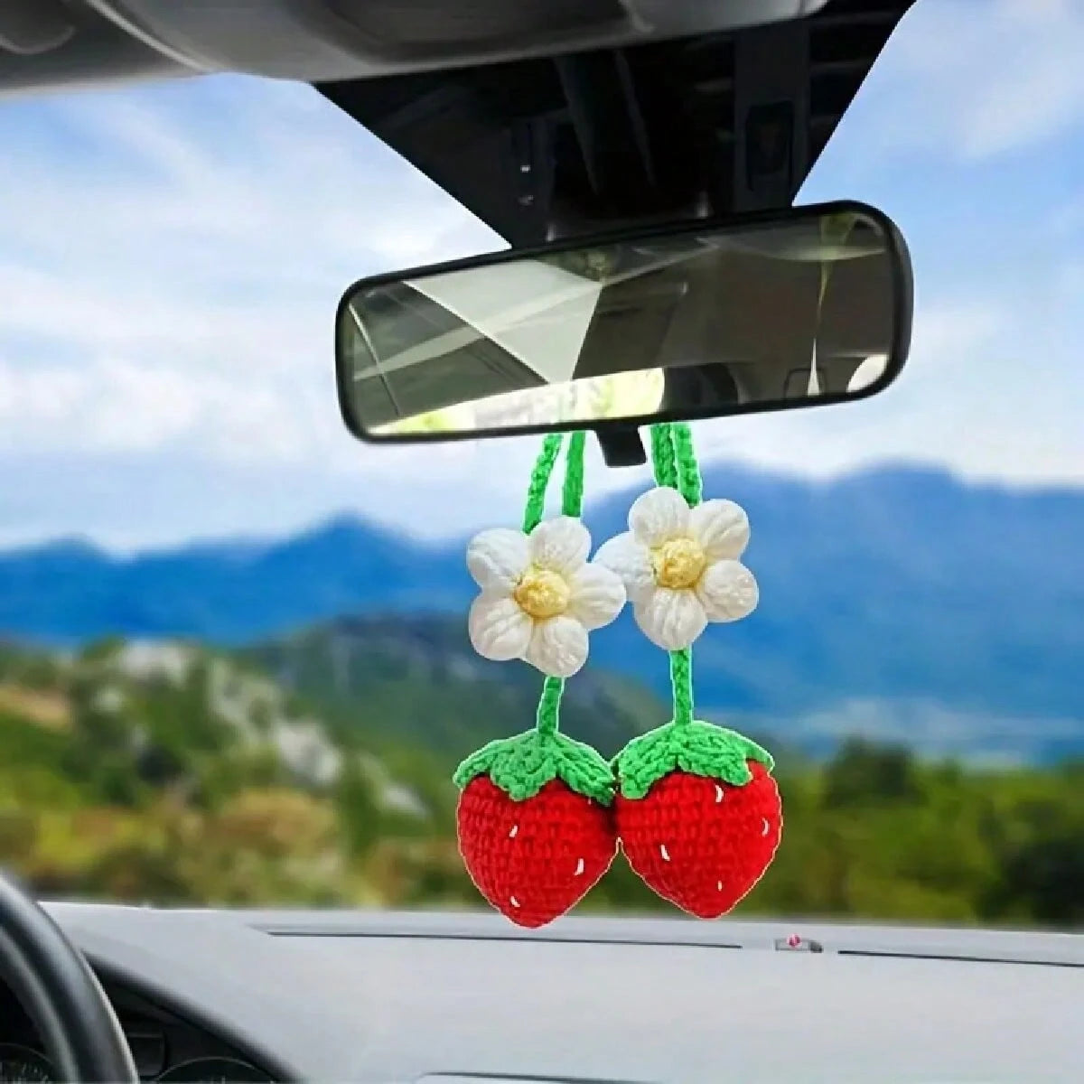 Crochet Strawberry Keychain Pendant, DIY Handmade Product, Decoration For Bag, Car, Birthday Gift For Girls Car Accessories Bag Charm Backpack For School Cute Goth Y2k