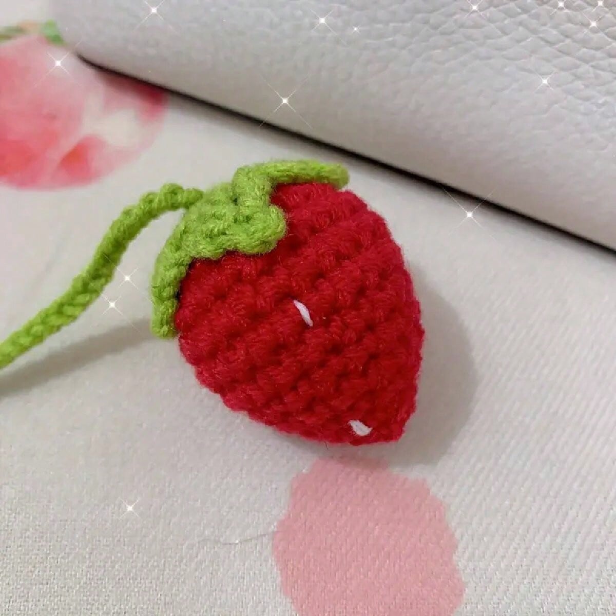 Crochet Strawberry Keychain Pendant, DIY Handmade Product, Decoration For Bag, Car, Birthday Gift For Girls Car Accessories Bag Charm Backpack For School Cute Goth Y2k