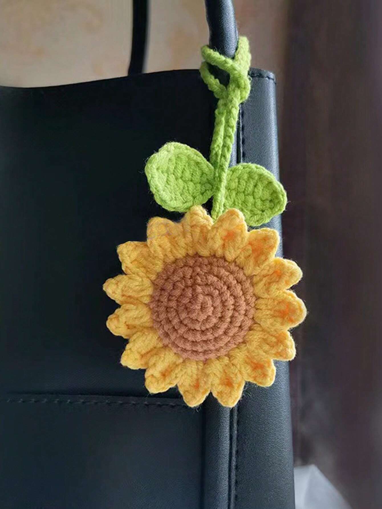 Handmade Crocheted Sunflower Flower Keychains Fashion Versatile Bag Charm Keyring College Supplies University Keychain Charms Keychain Accessories Key Chains For Women Small Gifts Gifts For Her